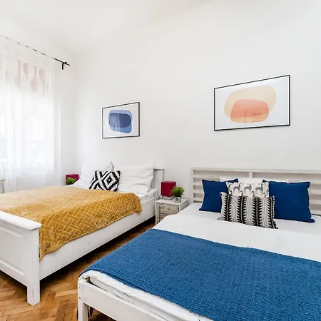 Days - Old Town In Location * Prag