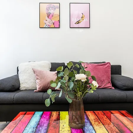 Days - Old Town In Location Daire Prag