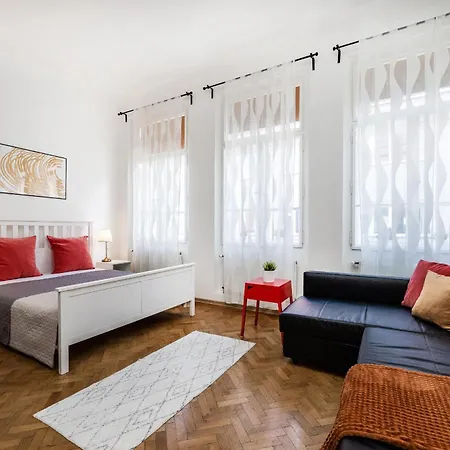 Days - Old Town In Location