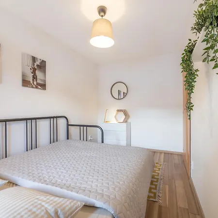 Days - Old Town In Location Daire Prag